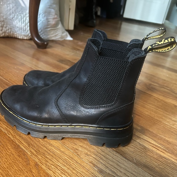 Doc Martin boots gently used - Picture 1 of 3